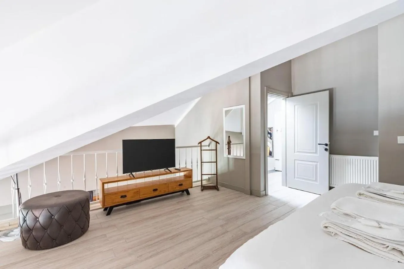 Beautiful Bright Cool Modern 1Bd Balat Loft! #329 Apartment Istanbul Turkey